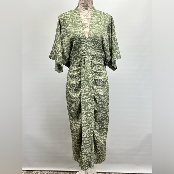 ENTRO Moss green and white abstract print kimono style midi dress size M. - Picture 5 of 14